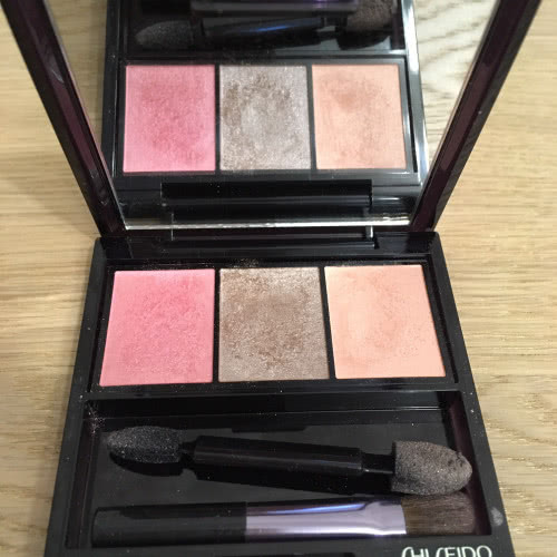 Shiseido Luminizing Satin Eye Color Trio RD 711 Pink Sands