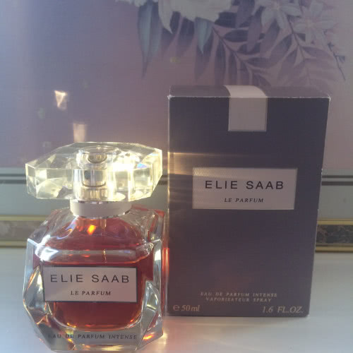 Le Parfum Eau de Parfum Intense, Elie Saab  поделюсь от 5 мл.