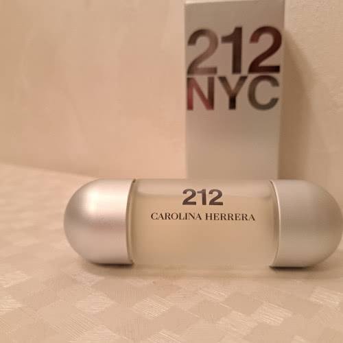 Carolina Herrera 212 NYC 30 ml