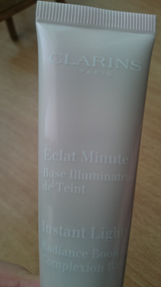 База под макияж Clarins Eclat minute base illuminatrice de teint