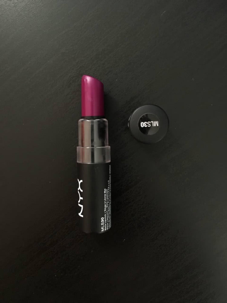 NYX matte lipstick (MLS30 Aria)