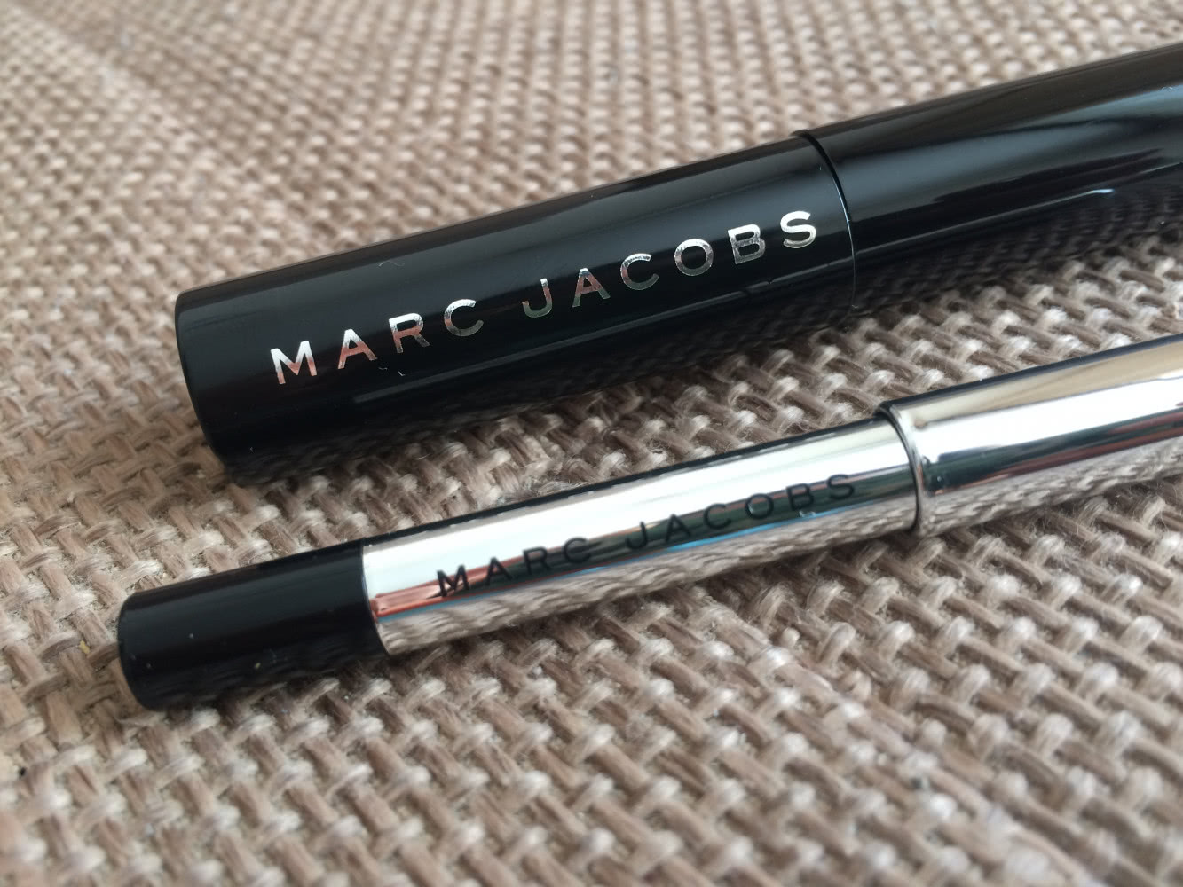 Миниатюра туши и карандаша Marc Jacobs