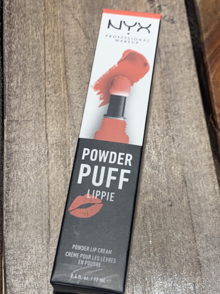 Помада для губ Nyx powder puff Lippie