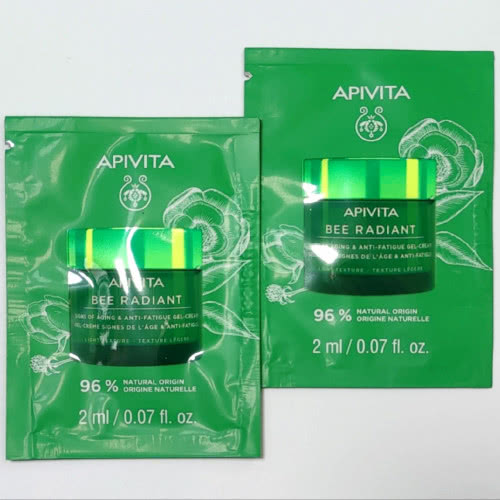 Apivita Bee Radiant Гель-крем для лица с легкой текстурой.