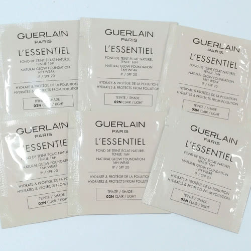 Guerlain L'Essentiel  Стойкое тональное средство с эффектом сияния.