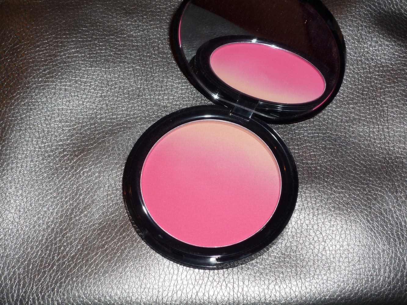 Румяна Nyx Ombre Blush Insta Flame