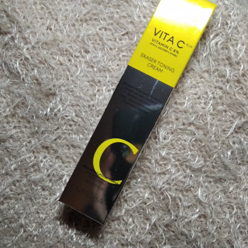 Мягкий осветляющий крем с 8% витамина C Missha Vita C Plus Eraser Toning Cream