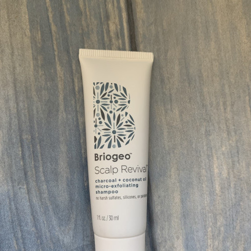 Briogeo, Scalp Revival Charcoal & Coconut Oil Micro-Exfoliating Shampoo, 30ml