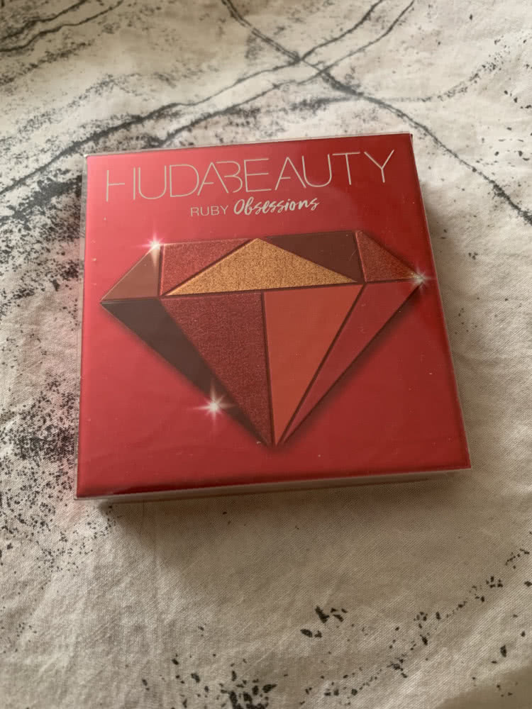 Huda Beauty, Ruby Obsessions Palette (10 г)