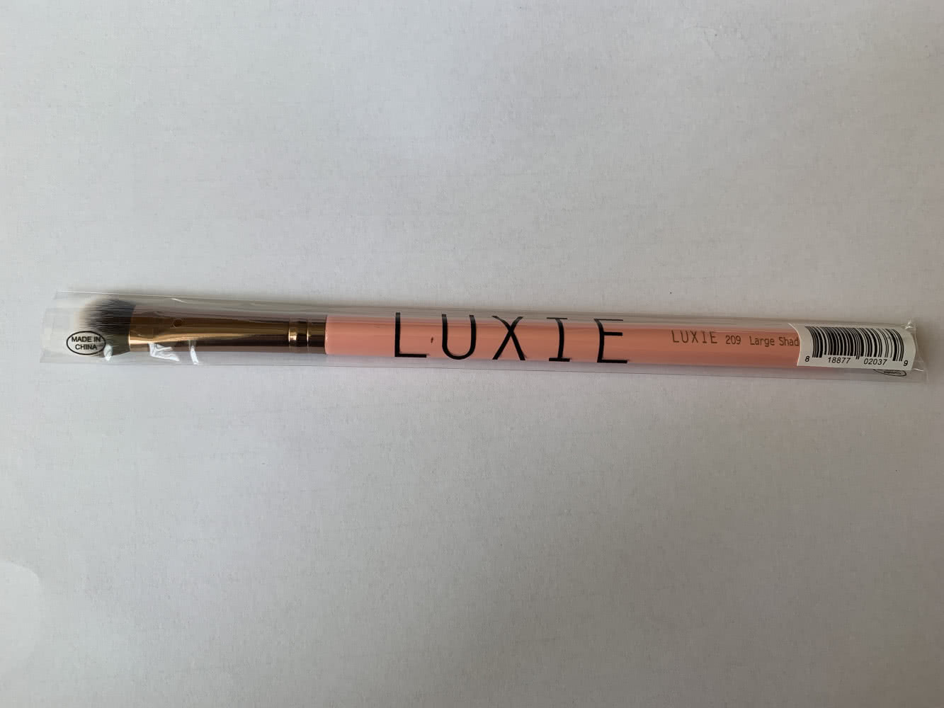 Luxie, 209 Large Shader Brush Rose Gold