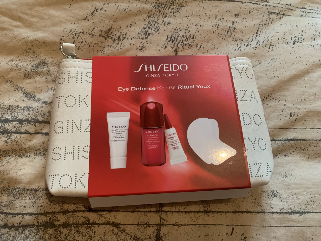 Shiseido, набор миниатюр в фирменной косметичке.
