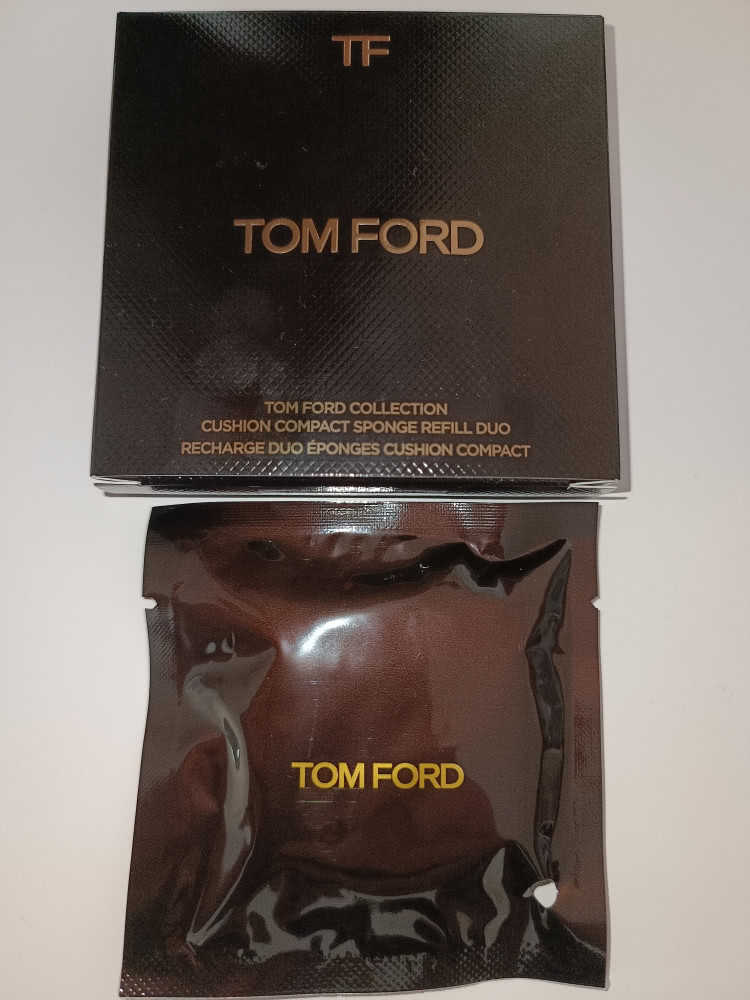 Новый сменный спонж для кушона Tom Ford 1шт в коробочке.