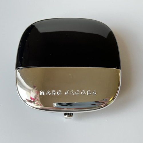 Marc Jacobs Instant Blurring Beauty Powder