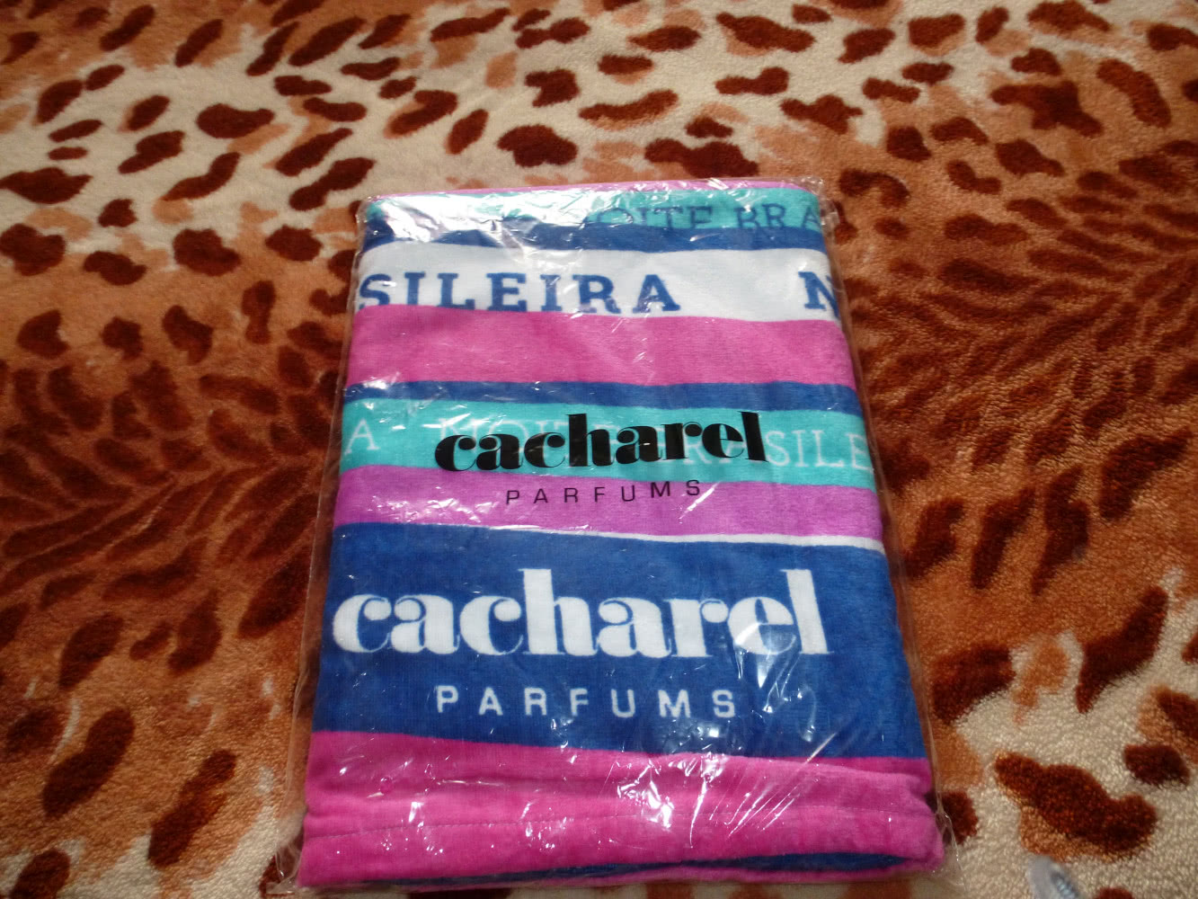 Пляжное полотенце Cacharel