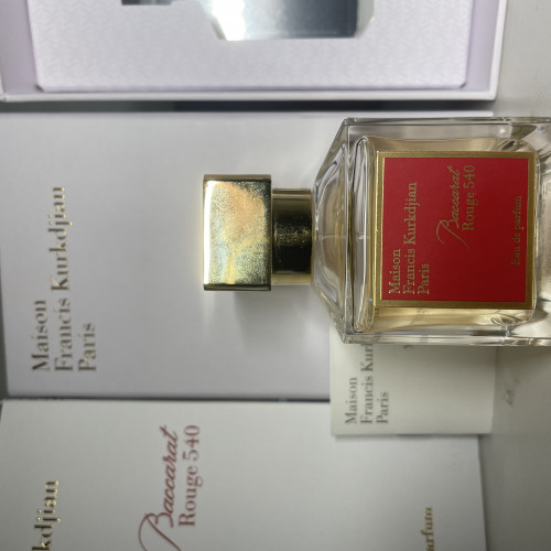 Baccarat Rouge 540 Eau de Parfum Maison Francis Kurkdjian. Флакон 70 мл. остаток на фото. Оригинал с коробкой.