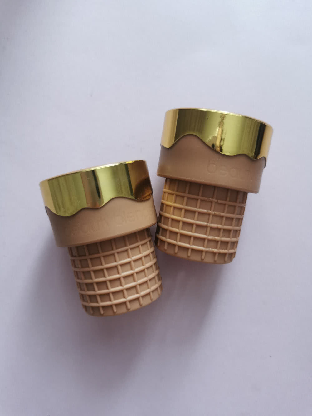 Beautyblender  Подставка для спонжа вентилируемая Ice Cream Cone Nest Limited-Edition