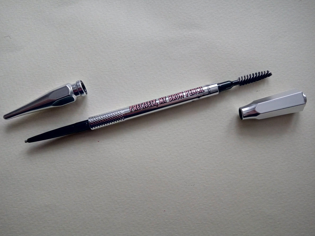 BENEFIT Precisely, My Brow Pencil Карандаш для точной прорисовки бровей - 3 - Светло-коричневый (теплый оттенок) / 0.08 г  - полноразмер.