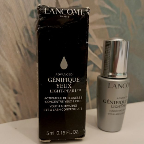 Lancome  Advanced Genifique Light-Pearl Cыворотка активатор молодости для кожи вокруг глаз и ресниц