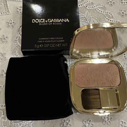 Dolce&Gabbana румяна с эффектом сияния -110