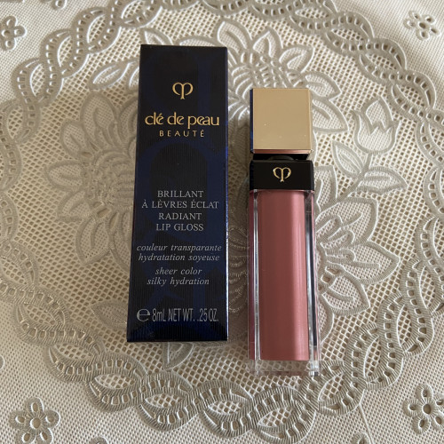Новый CLÉ DE PEAU BEAUTÉ radiant lip gloss блеск для губ -3 Charm