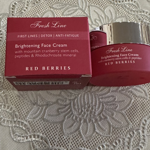 Fresh Line Red Berries Brightening Face Cream крем для сияния кожи  лица -15мл