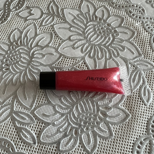 Новая миниатюра Shiseido Ультрасияющий блеск для губ-07, 2мл