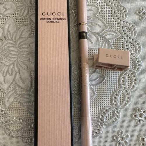 Gucci карандаш для бровей