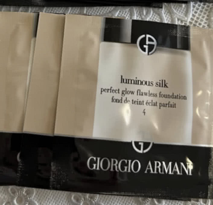 Giorgio Armani тональный крем 1мл