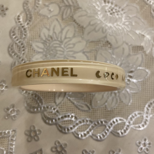 Chanel Браслет -ширина 1см, диаметр примерно 6см