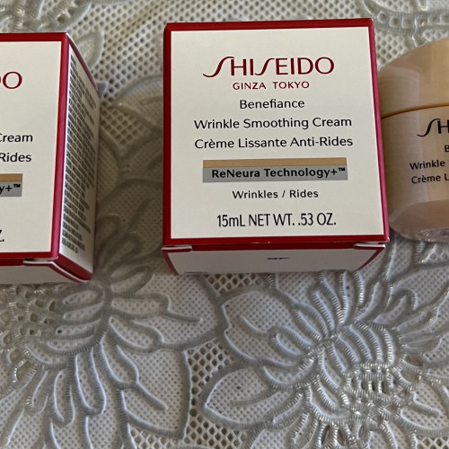 Shiseido крем разглаживающий морщины -15мл