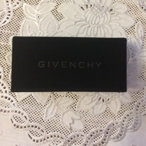Футляр Givenchy