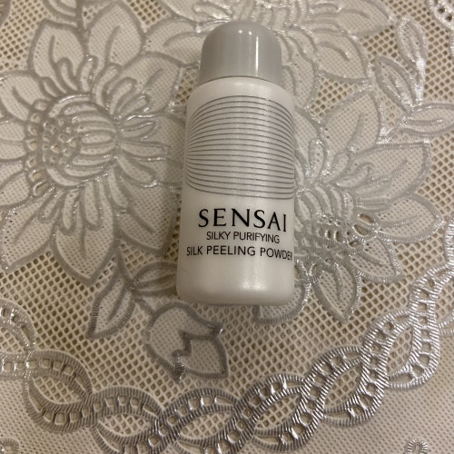 Новая миниатюра SENSAI silky purifying silk peeling powder пилинг пудра -5g