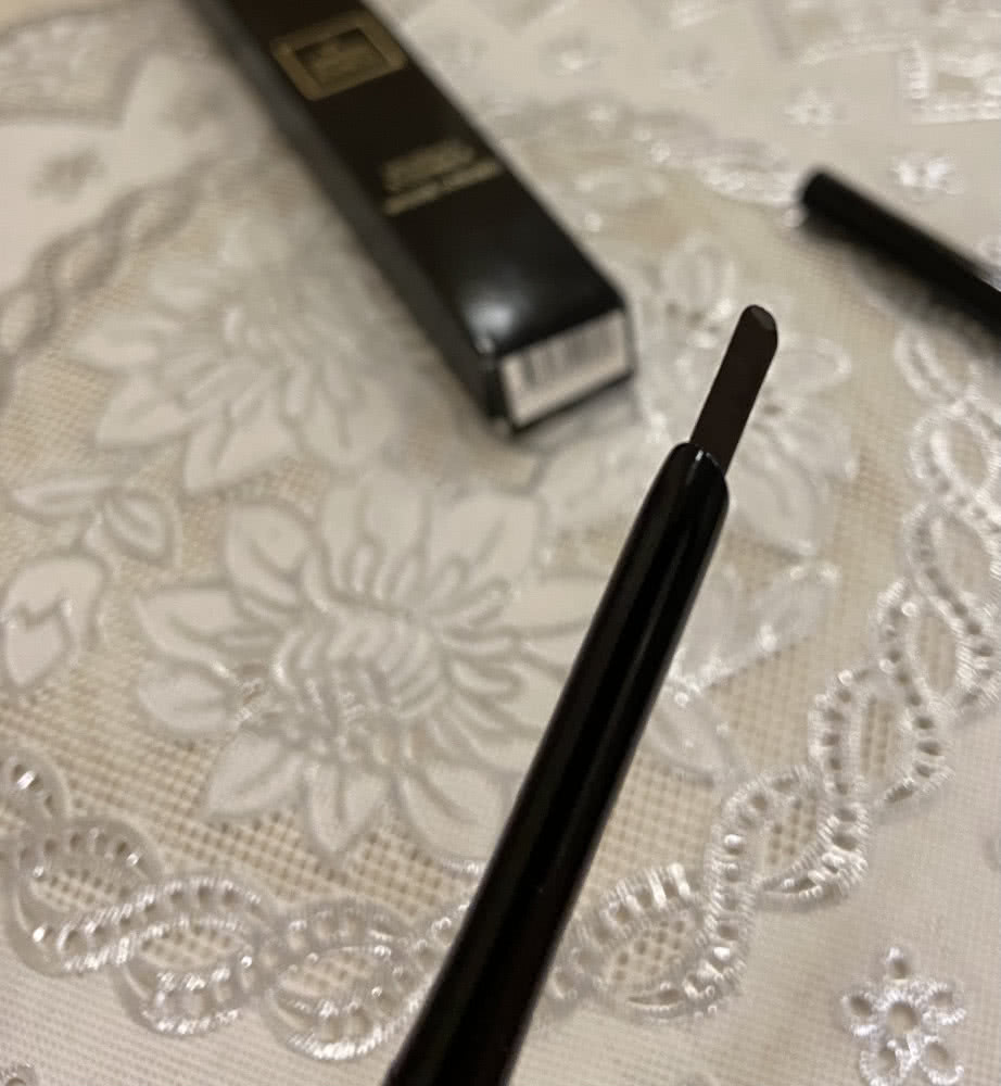 Guerlain  eyebrow pencil-02 Dark карандаш для бровей