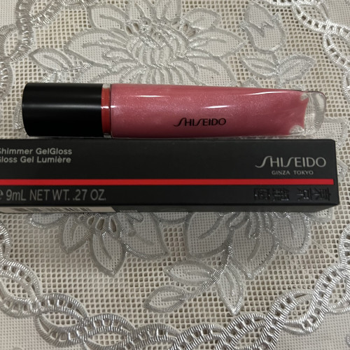 Новый Shiseido блеск для губ