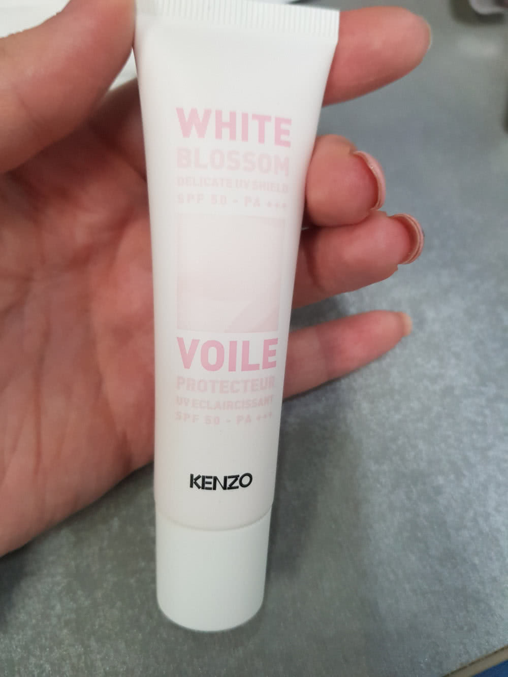 Kenzo white blossom spf 50