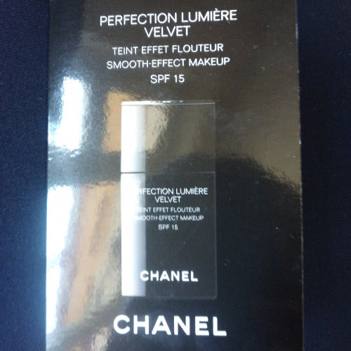 Тональная основа Chanel Perfection lumiere velvet 30beige