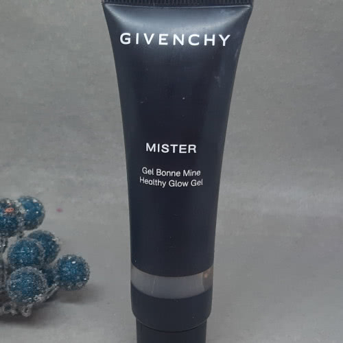Givenchy mister база под макияж