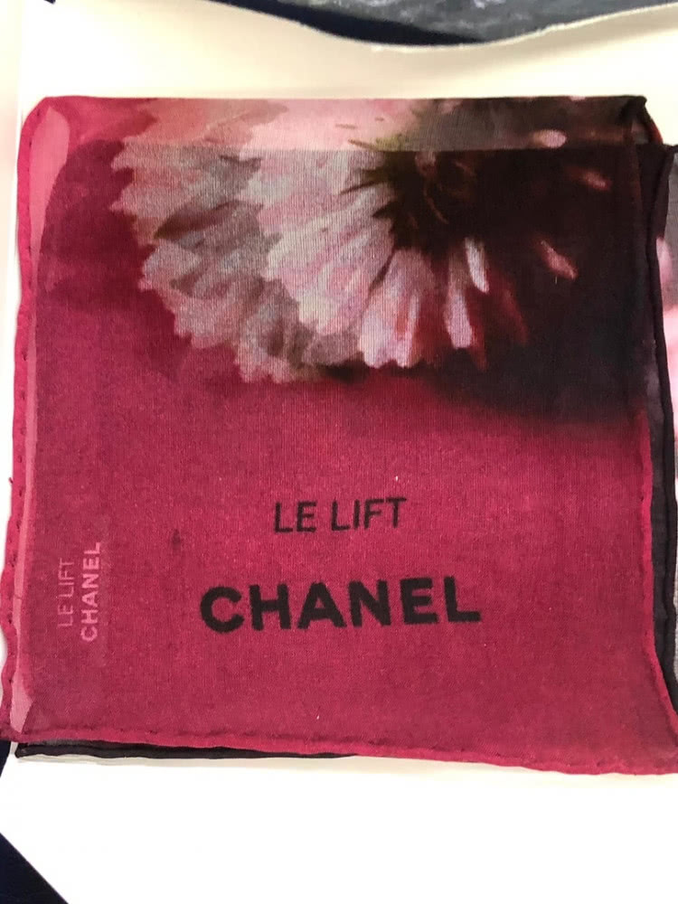 Chanel Шелковый платочек ( 100% шелк)
