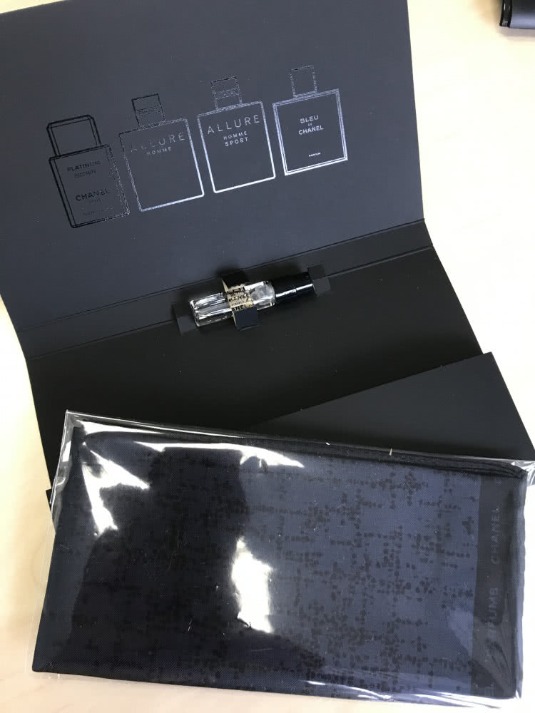 Платок  Chanel  в конверте +семпл