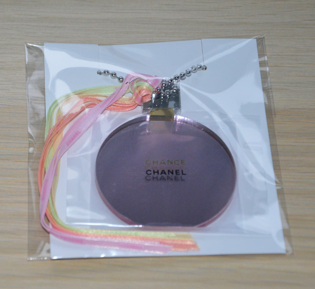 Chanel Chance  - зеркальный брелок на цепочке