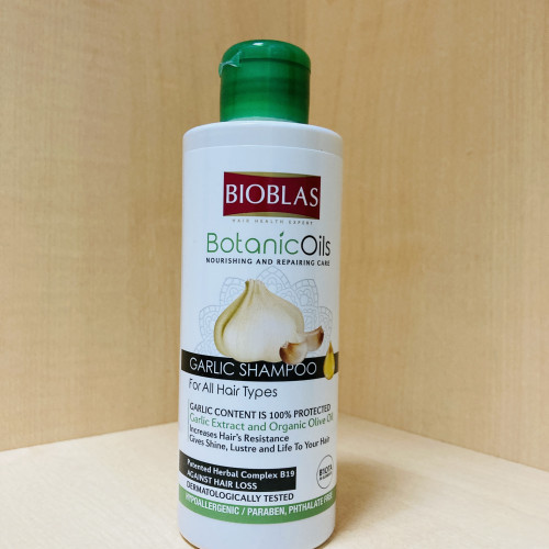 Шампунь против выпадения волос Bioblas Botanic Oils Garlic Shampoo