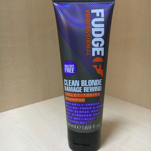 Тонирующий восстанавливающий шампунь для осветленных волос Fudge Clean Blonde Damage Rewind Shampoo