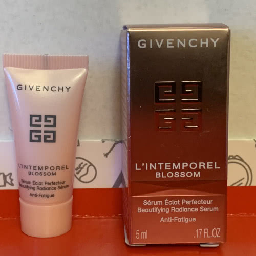 Миниатюра Givenchy L`Intemporel Blossom Radiance Serum Сыворотка для лица для красоты и сияния кожи 5 мл
