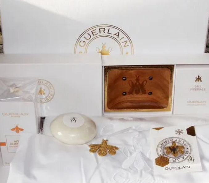 Шикарный набор Guerlain в брендовой коробке