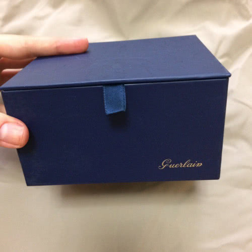 Guerlain коробочка на магните для косметики