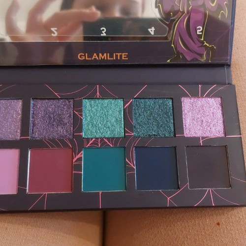 Glamlite Scooby-Doo Creeps and crawls io shade palette
