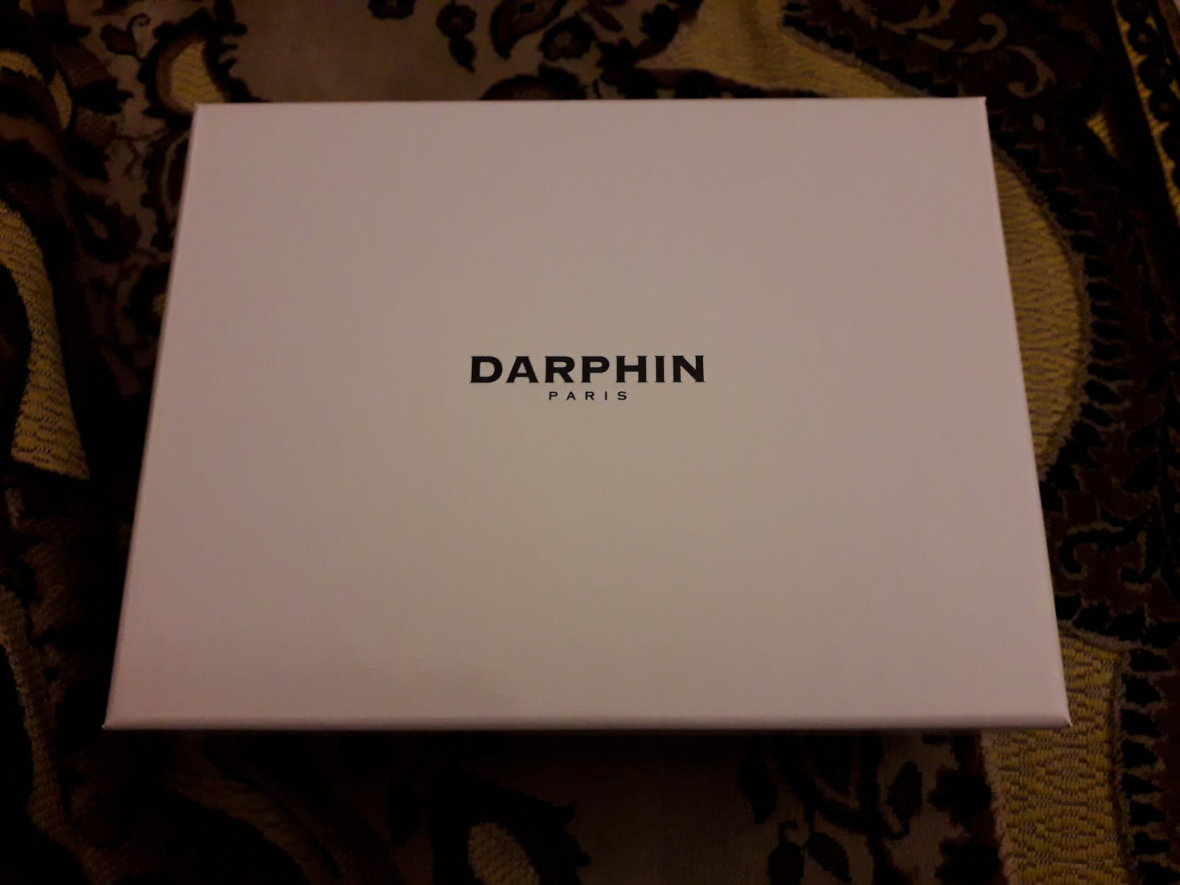 Коробка подарочная Darphin