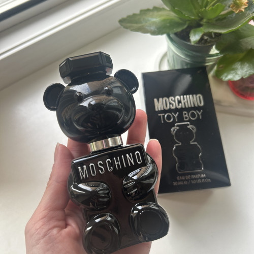 Moschino Toy boy