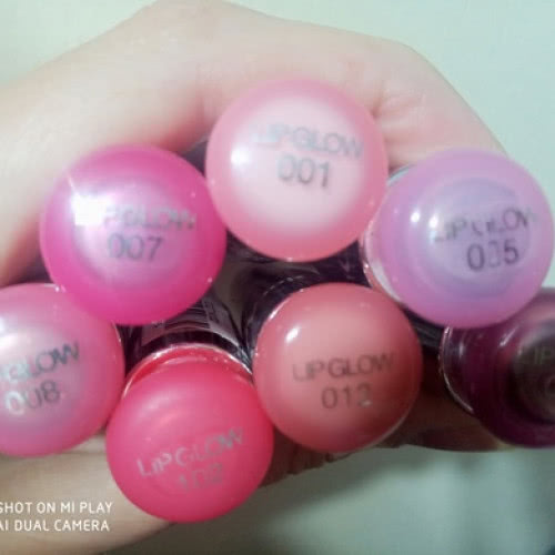 Бальзам для губ Dior подчеркивающий их естественный цвет Addict Lip Glow