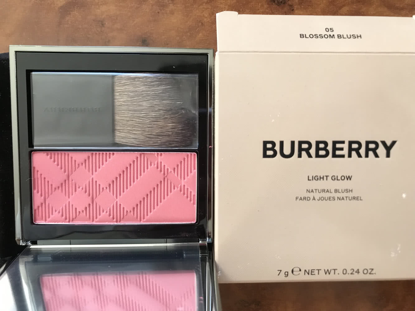 Burberry light glow natural blush// 05 blossom blush (б/у 1 раз)